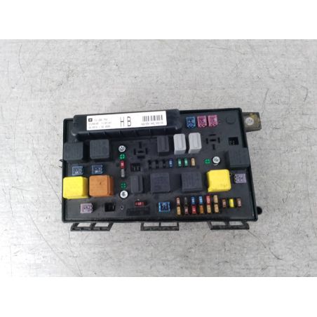 SKRZYNKA BEZPIECZNIKÓW OPEL ASTRA H 1.9 CDTI 120KM 1.9 CDTI 2005 13206754 120 5025 