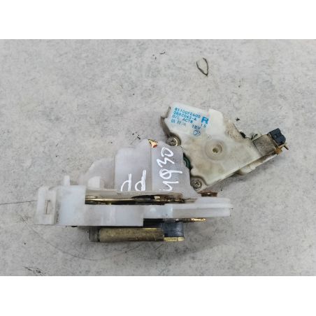 ZAMEK DRZWI PRAWY PRZÓD SUBARU IMPREZA II 1.6 16V 2001 61100FE000 01G 95 4930 