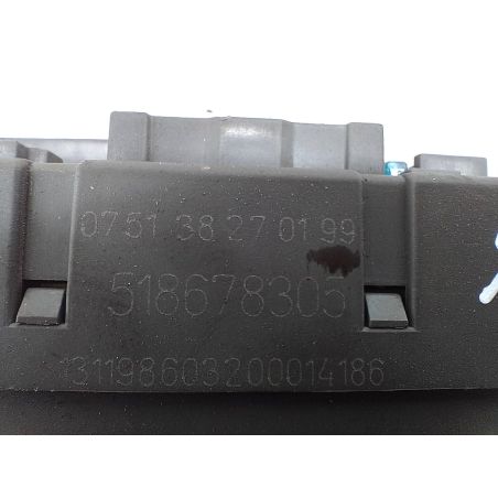 SKRZYNKA BEZPIECZNIKÓW LAND ROVER DISCOVERY II 2.5 TD5 139KM 2.5 TD5 1999 518678305 642 139 4996 