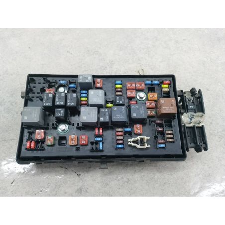 SKRZYNKA BEZPIECZNIKÓW OPEL INSIGNIA A 2.0 CDTI 160KM 2.0 CDTI 2011 13255300 13275881   Z179 160 4997 