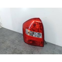 LAMPA TYLNA LEWA KIA CERATO 1.6 16V2004EB1054963                                            