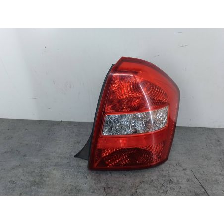 LAMPA TYLNA PRAWA KIA CERATO 1.6 16V 2004 EB 105 4963 