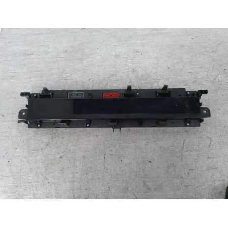 LICZNIK RENAULT SCENIC II 1.9 DCI 120KM 1.9 DCI 2005 P8200451506A  21669395-7    21669399-9 TEA19 120 5102 