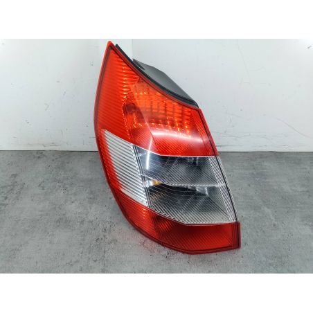 LAMPA TYLNA LEWA RENAULT GRAND SCENIC II 2.0 16V 2005 8200493374-H 2SK008659-07-90  HELLA TEI45 135 5100 
