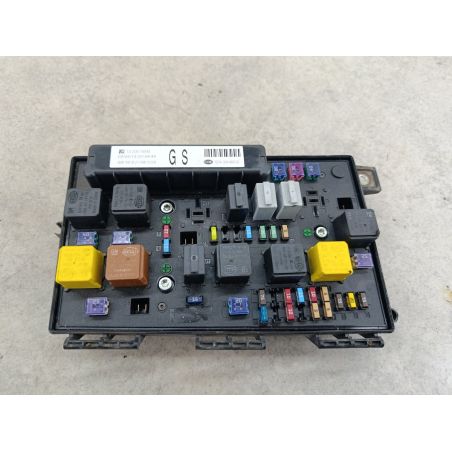 SKRZYNKA BEZPIECZNIKÓW OPEL ZAFIRA B 1.9 CDTI 100KM 1.9 CDTI 2008 13206746M  GS 5DK008668-52  HELLA Z167 100 5132 