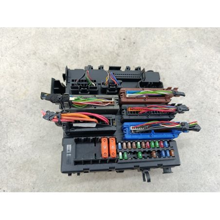 SKRZYNKA BEZPIECZNIKÓW SAAB 9-3 II