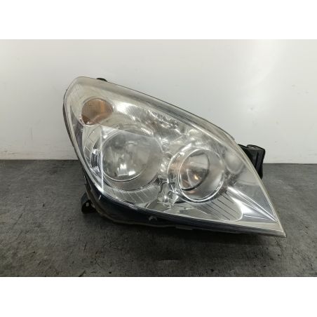 LAMPA PRZÓD PRAWA OPEL ASTRA H 1.6 16V 115KM 1.6 16V 2007 1EG270370-42  13239289   HELLA Z157 115 5263 