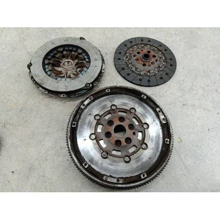 KOŁO DWUMASOWE KOMPLETNE VW GOLF V 1.9 TDI 105KM 1.9 TDI 2008 415025010  323064110 LUK LA7W 105  