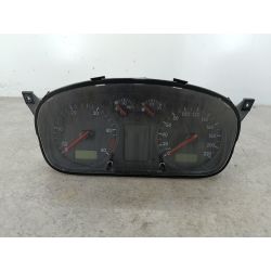 LICZNIK VW TRANSPORTER T4 2.4 D 75KM2.4 D20007D0920801H755002                                            