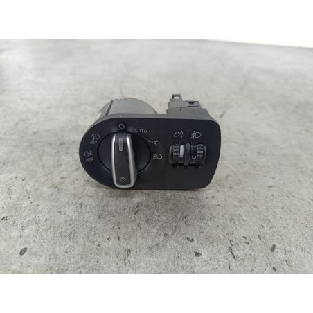 PRZEŁĄCZNIK ŚWIATEŁ AUDI A3 8P/8PA/8P7 1.2 TFSI 105KM 1.2 TFSI 2012 8P1941531EA LY9C 105 