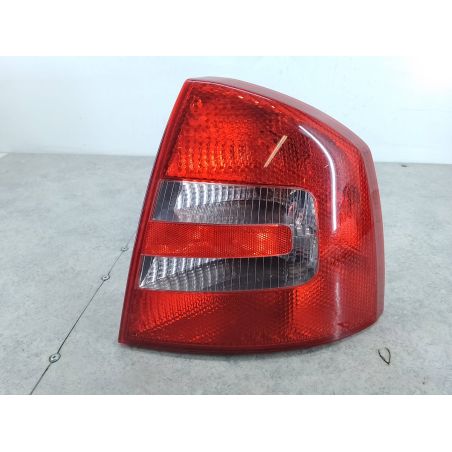 LAMPA TYLNA PRAWA SKODA OCTAVIA II 1.6 MPI 102KM 1.6 MPI 2012 1Z5945096A 1Z5945112A LF8L 102 5080 