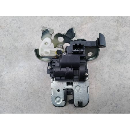 ZAMEK KLAPY AUDI A3 8P/8PA/8P7 1.2 TFSI 105KM 1.2 TFSI 2012 8K9827505A LY9C 105 4683 