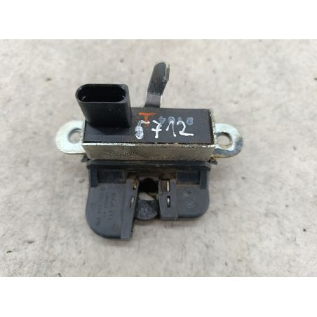 ZAMEK KLAPY VW GOLF V 1.4 FSI 90KM 1.4 FSI 2004 1K6827505B LY3D 90 5712 