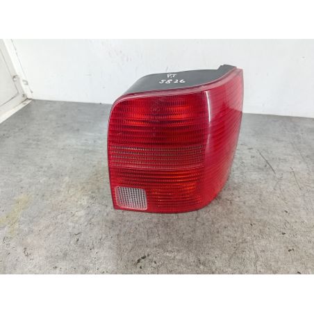 LAMPA TYLNA PRAWA VW PASSAT B5 1.8 1.8 20V 1998 3B9945112F LC9Z 125 5826 
