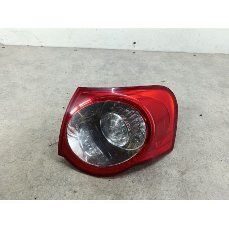 LAMPA TYLNA PRAWA VW PASSAT B6 2.0 TDI 140KM 2.0 TDI 2005 3C9.945.096 LA7T 140 5762 