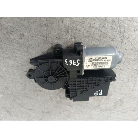 SILNICZEK SZYBY PRAWY PRZÓD VW POLO IV FL 9N 1.2 6V 54KM 1.2 6V 2006 6Y2959801 LA2W 54 5763 