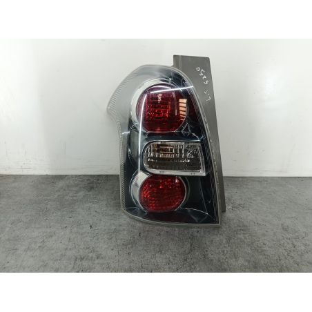 LAMPA TYLNA LEWA TOYOTA COROLLA VERSO II 2.2 D-4D 177KM 2.2 D-4D 2007 81560-0F080 FARBA 3N0 177 