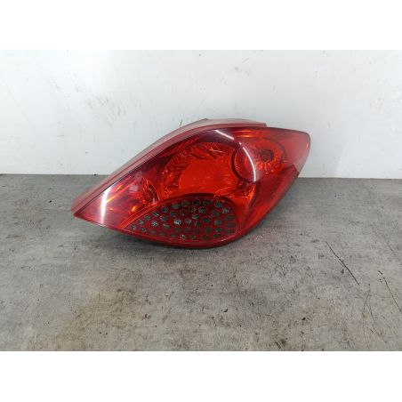 LAMPA TYLNA PRAWA PEUGEOT 207 1.4 HDI 68KM 1.4 HDI 2007 EZR 68 5733 