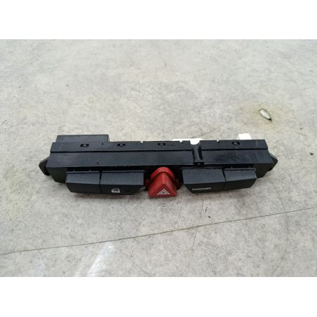 WŁĄCZNIK ŚWIATEŁ AWARYJNYCH KIA PRO CEE'D 1.4 16V 2009 93700-1H000 93700-1H010 93700-1H005 WD 90 5524 