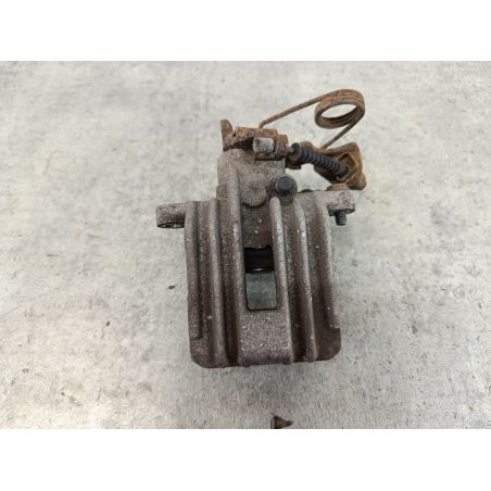 ZACISK HAMULCOWY PRAWY TYŁ AUDI A4 B5 1.8 125KM 1.8 20V 1999 LX6V 125 5493 