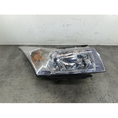 LAMPA PRZÓD PRAWA CHEVROLET CRUZE I FL 1.8 16V 2013 GAR 140 5896 