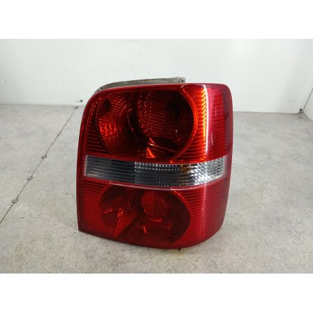 LAMPA TYLNA PRAWA VW TOURAN I 2.0 16V 109KM LPG 2.0 16V 2006 1T0945096 1T0945112 LA7W 109 5922 