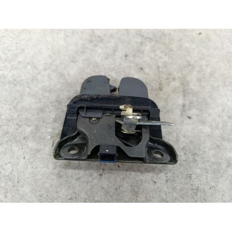 ZAMEK KLAPY AUDI A2 8Z 1.4 TDI 75KM 1.4 TDI 2002 4B9827505M LY7S 75 5884 