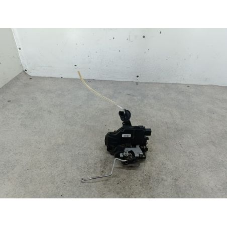 ZAMEK DRZWI PRAWY PRZÓD AUDI A2 8Z 1.4 TDI 75KM 1.4 TDI 2002 8Z1837016E LY7S 75 5884 