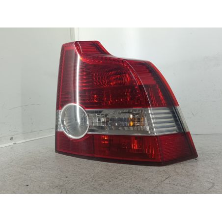 LAMPA TYLNA PRAWA VOLVO S40 II 2.0 D 136KM 2.0 D 2005 30698344 426-26 136 6019 