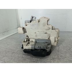 ZAMEK DRZWI LEWY TYŁ AUDI A4 B7 3.0 TDI 204KM3.0 TDI2005LY7H2045858                                            