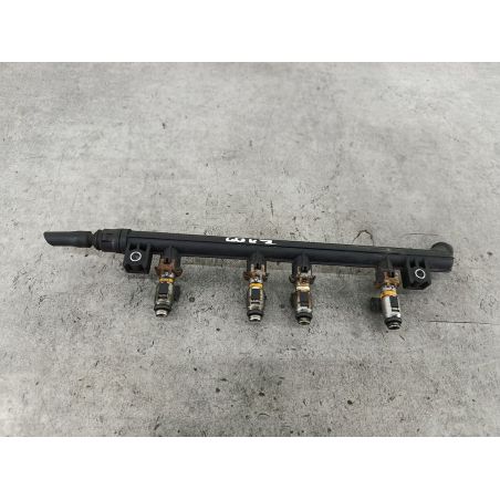 LISTWA WTRYSKOWA BENZYNA FIAT GRANDE PUNTO 1.4 1.4 8V 2007 CB261 MAGNETI MARELLI 475/A 77 6102 