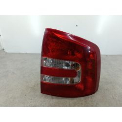 LAMPA TYLNA PRAWA SKODA OCTAVIA II 1.9 TDI 105KM1.9 TDI200615-665-1912R  DEPOLF5Q1056184                                            
