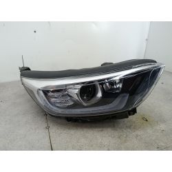 LAMPA PRZÓD PRAWA KIA STONIC I 1.6 CRDI201892102-H8ABP110                                            