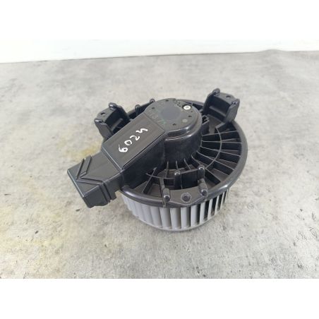 WENTYLATOR NAWIEWU, DMUCHAWA TOYOTA YARIS III 1.4 D-4D 2016 AV1371 DENSO 209 90 6024 