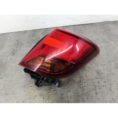 LAMPA TYLNA PRAWA TOYOTA YARIS III 1.4 D-4D 2016 0D-166 KOITO 209 90 6024 