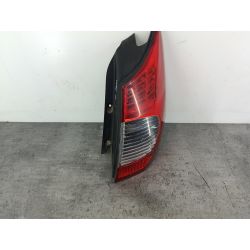 LAMPA TYLNA PRAWA RENAULT SCENIC II 1.6 16V20068200474328 HELLANV6761125951                                            