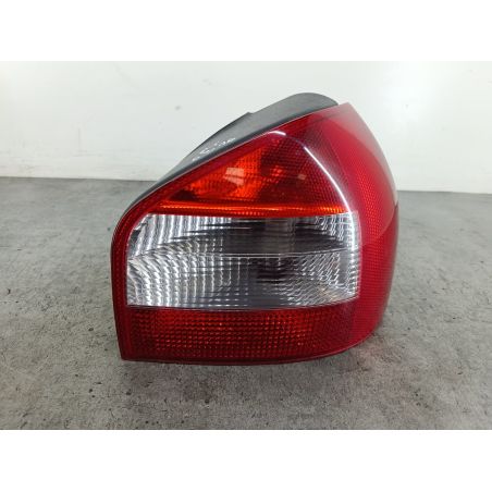 LAMPA TYLNA PRAWA AUDI A3 8L 1.6 8V 102KM 1.6 8V 2003 8L0945096B LZ3W 102 6316 