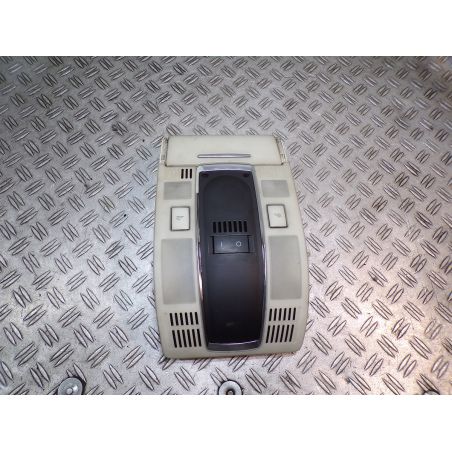 LAMPKA OŚWIETLENIA KABINY AUDI A6 C6 3.0 TDI 2004 4F0951177  4F0910177 