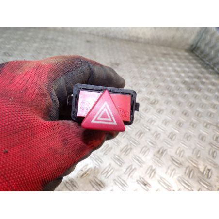 WŁĄCZNIK AWARYJNYCH AUDI A6 C5 2000 4B0941509D 