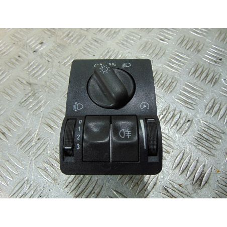 PRZEŁĄCZNIK ŚWIATEŁ OPEL ASTRA G 2002 90561381 