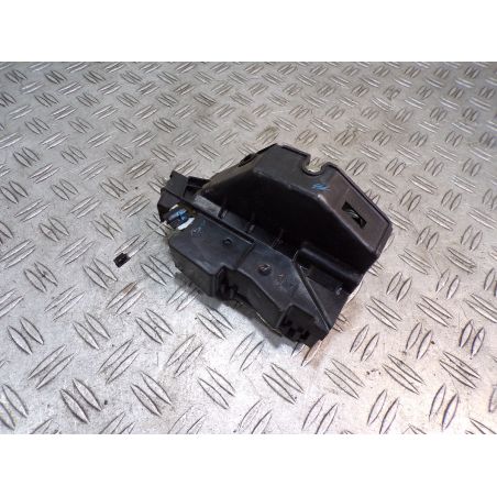 ZAMEK DRZWI PRAWY PRZÓD VW FOX 1.2 6v 2005 