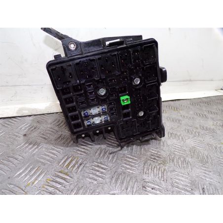 SKRZYNKA BEZPIECZNIKÓW KIA CEE'D I 1.6 CRDI 2008 