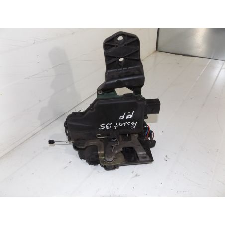 ZAMEK PRAWY PRZÓD VW PASSAT B5 FL 2.0 20v ALT 2002 