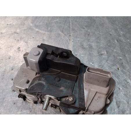 ZAMEK DRZWI LEWY PRZÓD CITROEN XSARA PICASSO 1.6 HDI 2005 