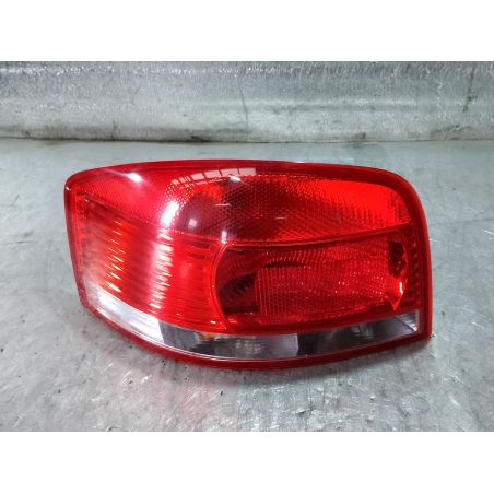 LAMPA TYLNA LEWA AUDI A3 8P 1.6 8V 2004 8P0945095 