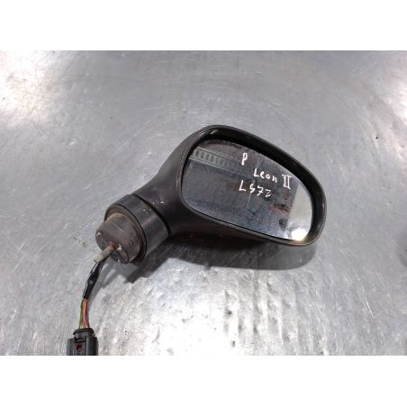 LUSTERKO PRAWE SEAT LEON II 1.9 TDI 2005 