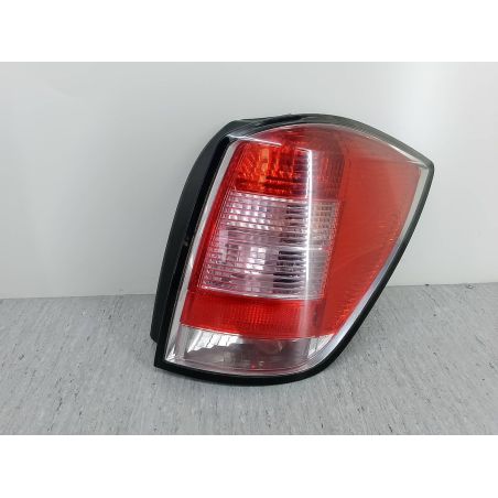 LAMPA TYLNA PRAWA OPEL ASTRA H 1.9 CDTI 2008 13223674 
