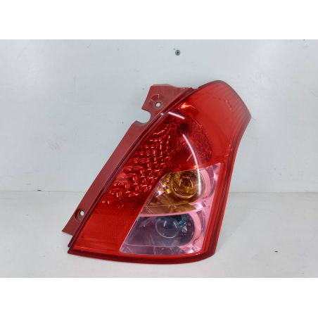 LAMPA TYLNA PRAWA SUZUKI SWIFT ( 04-10 ) 1.3 92KM 1.3 VVT 2006 