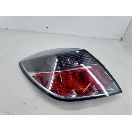 LAMPA TYLNA LEWA OPEL ASTRA H 1.9 CDTI 150KM 1.9 CDTI 2006 24451832  008748-01 