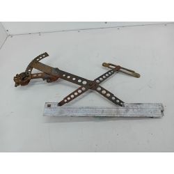 PODNOŚNIK SZYBY PRAWY PRZÓD MERCEDES-BENZ W126 (79-91) 3.0 D 109KM3.0 D19841267200246                                            